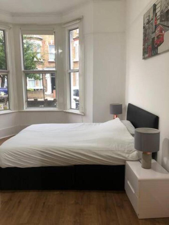 Ideal Two Bed-Room Flat With Garden London Exterior photo
